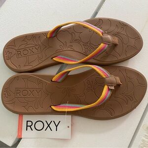 NWT size 9 Womens Roxy Gianna Multi color flip flops sandals